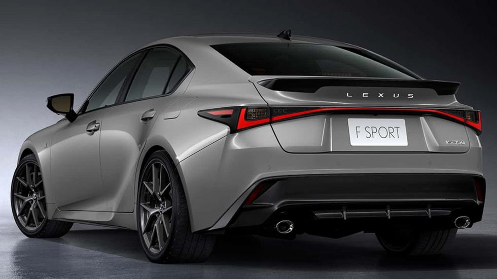 Φρεσκάρισμα μέσα και έξω για το Lexus IS 